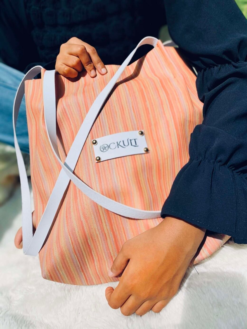 Multicolor strap Hand Bag - Image 2