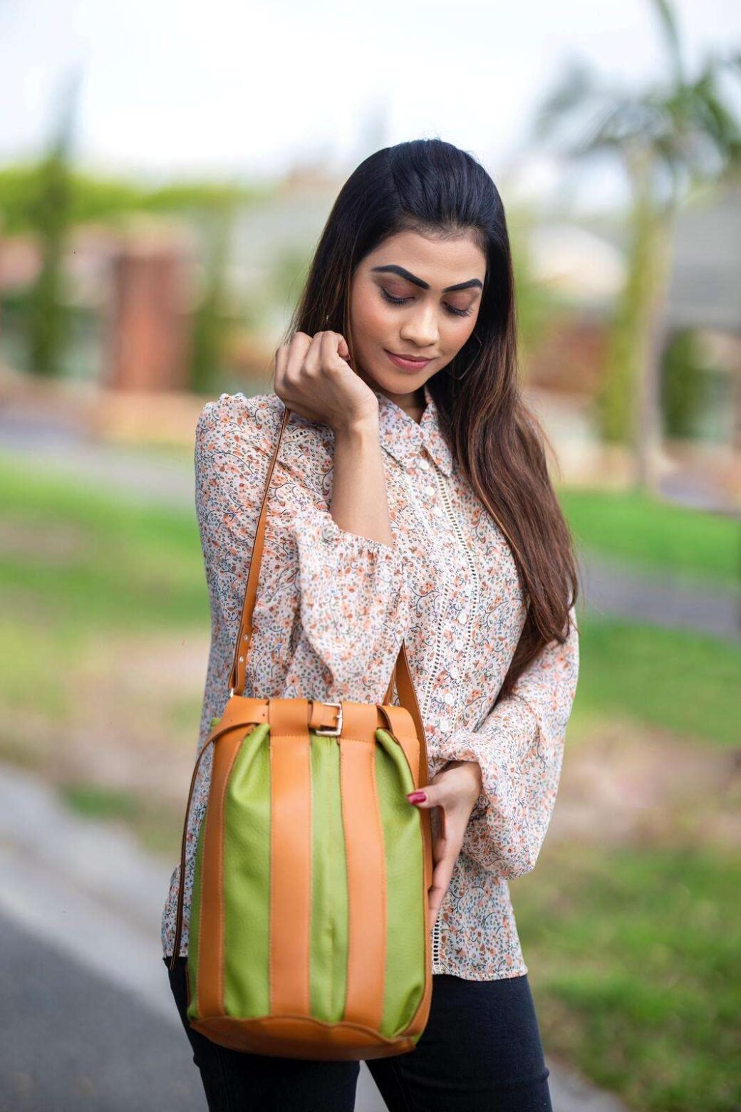 Brown Mix Green Bucket Bag - Image 4