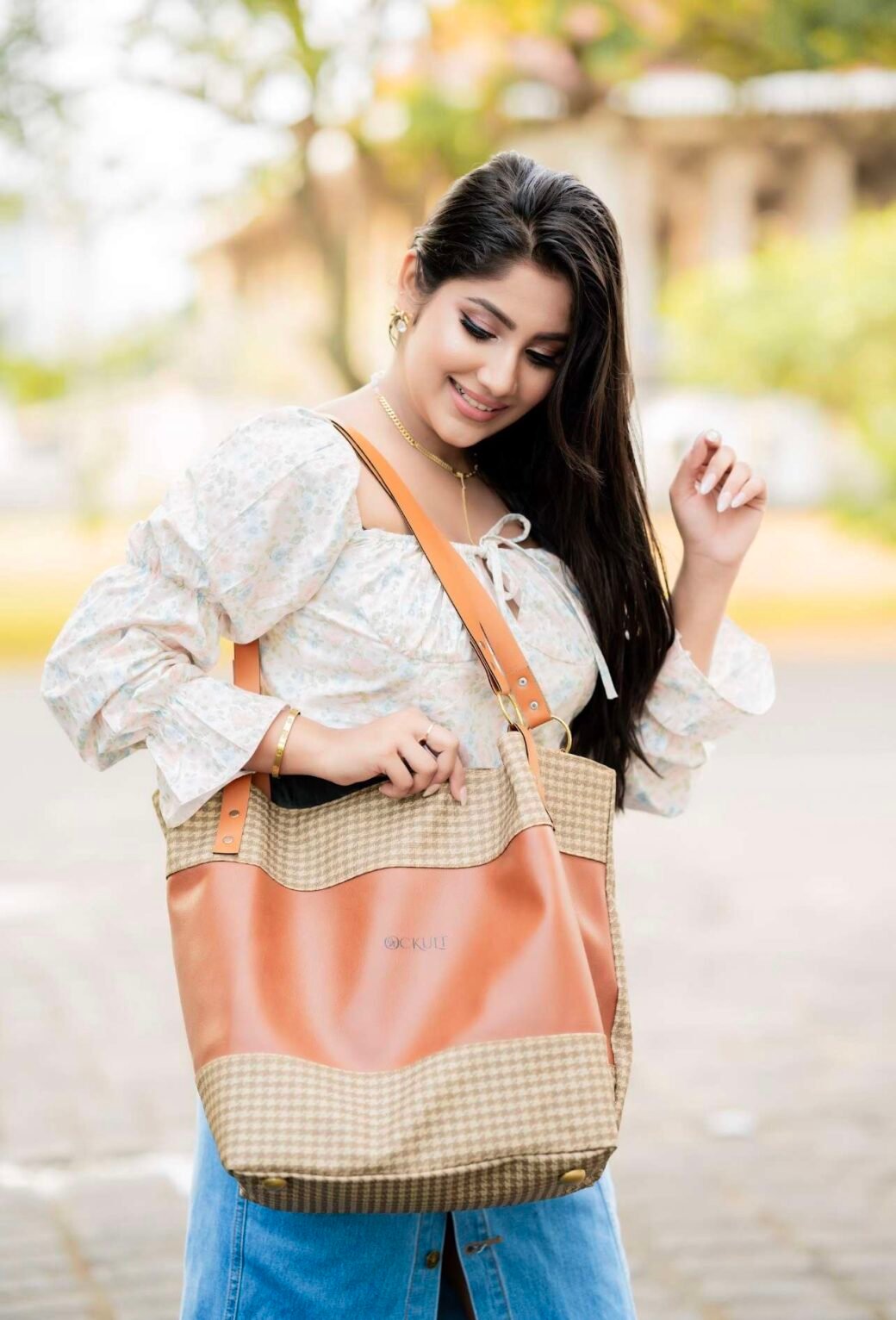 Two Tone Brown Checked Bag - Image 3