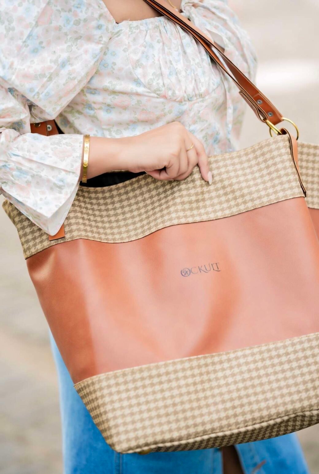 Two Tone Brown Checked Bag - Image 4