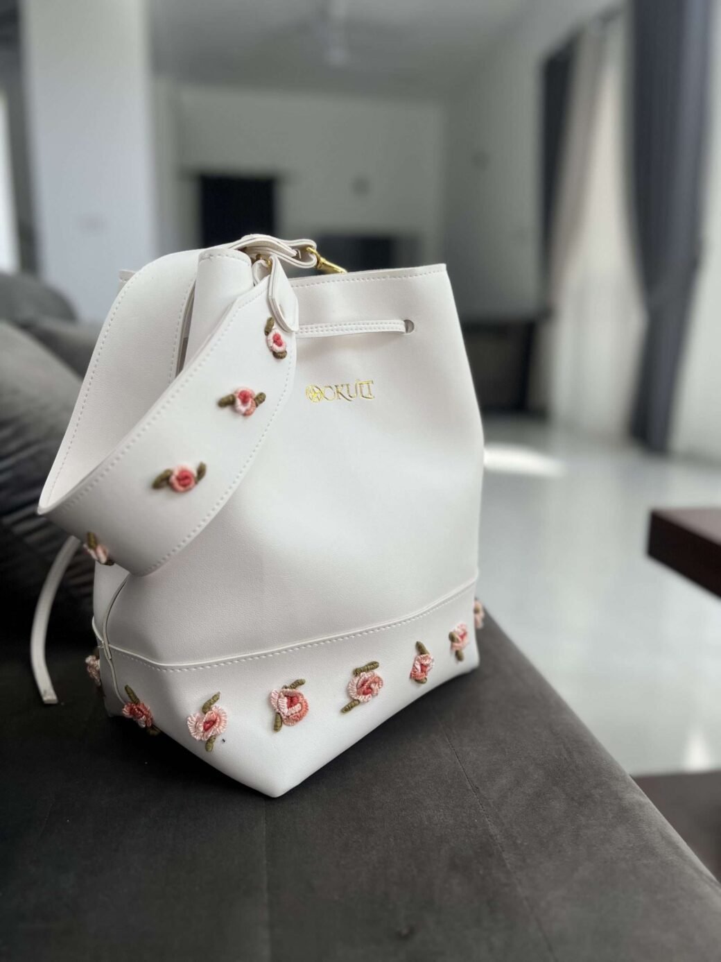 White Floral Embroidered Bucket Bag - Image 4